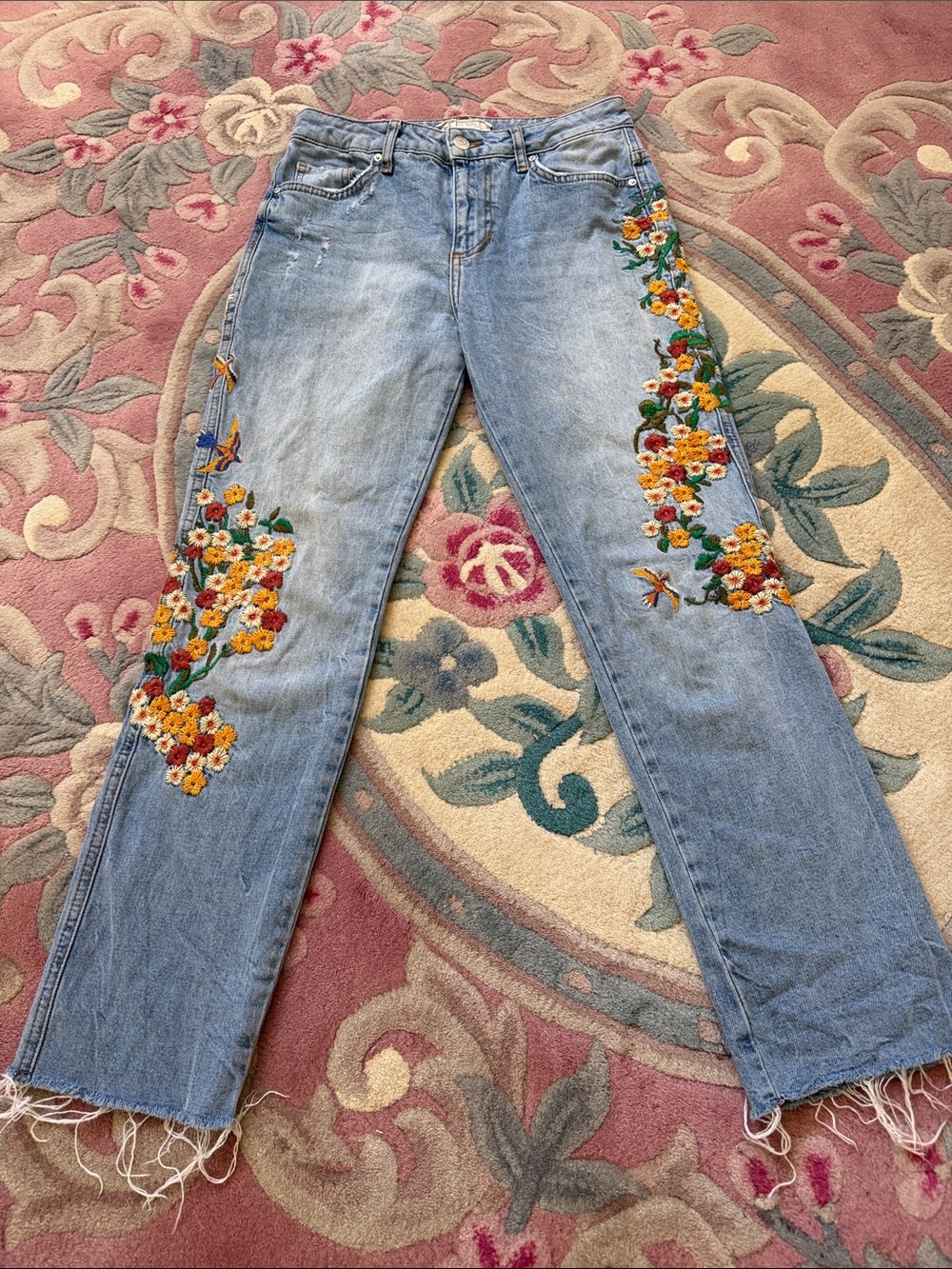 FREE PEOPLE GREAT LOOKING HEAVILY EMBROIDED FRINGE JEANS